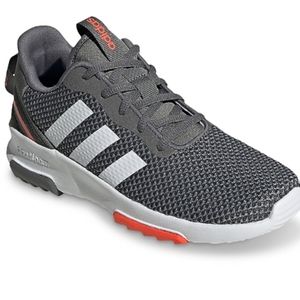 Children tennis shoes